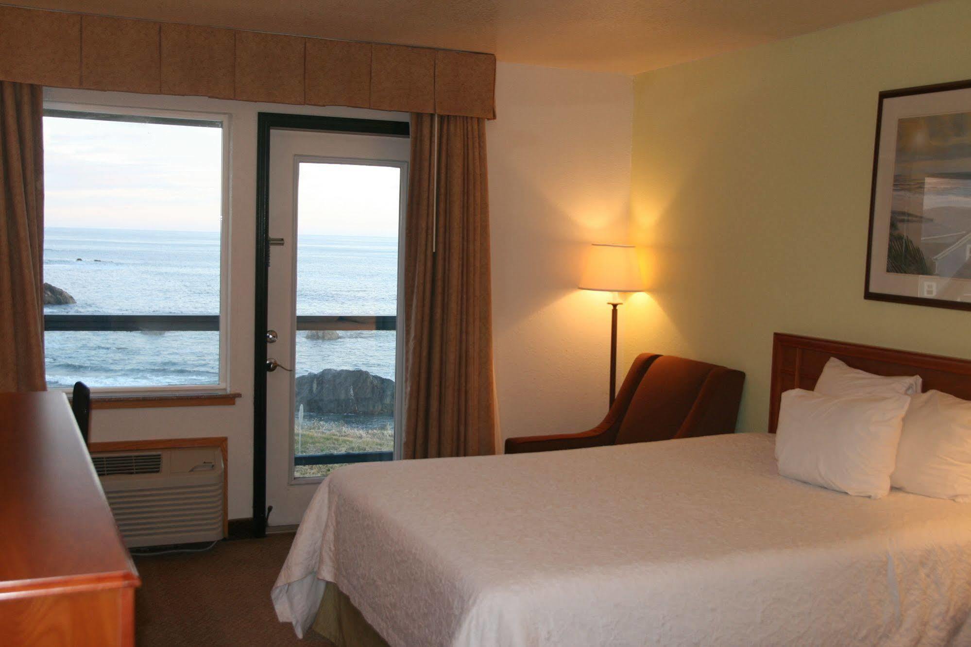 Oceanfront Lodge Crescent City