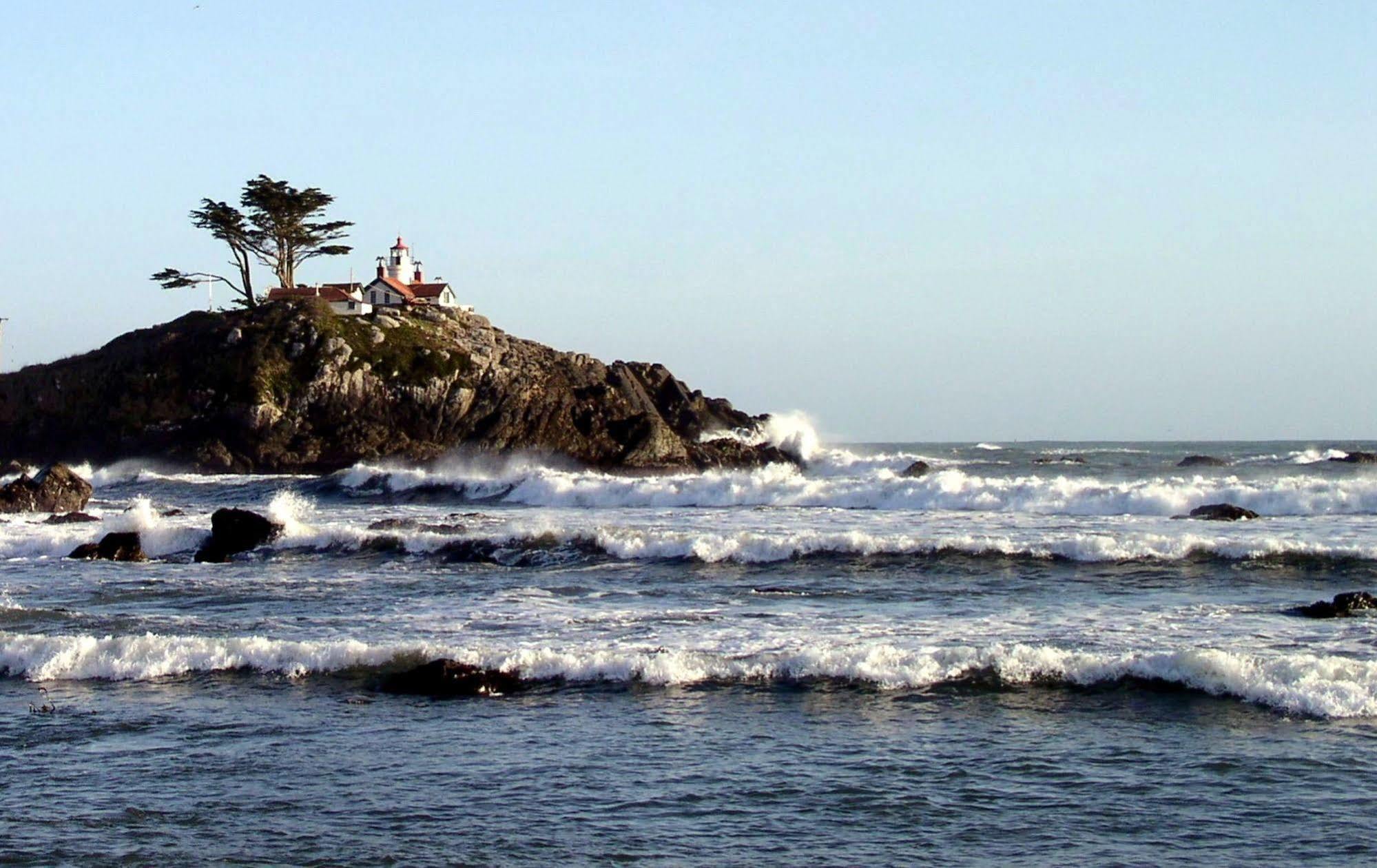 Lodge Oceanfront Crescent City